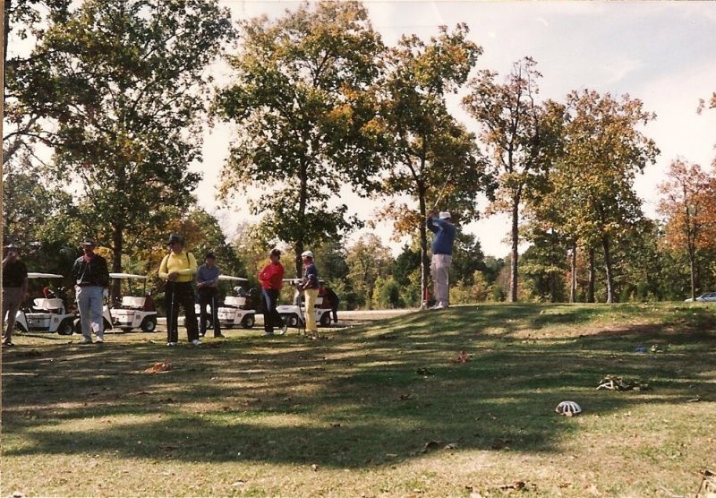 1992-tdl  mills on 1st tee --- valley course.jp g_=