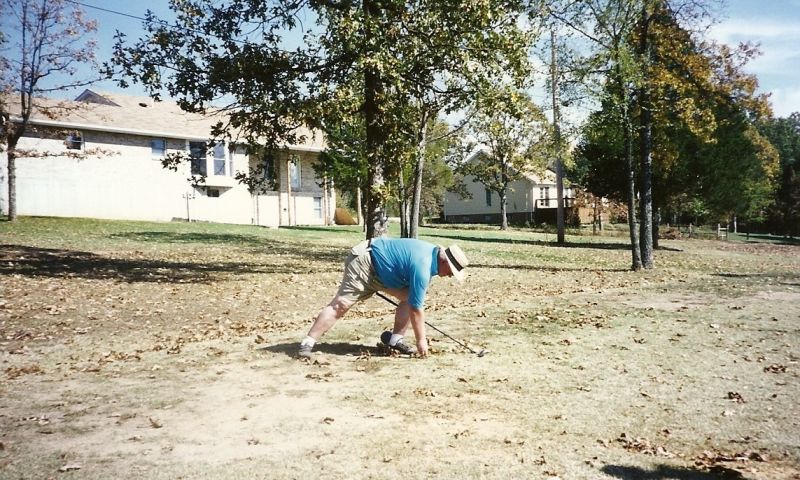 1995-TDL  hank martin addressing his ball --- hello ball