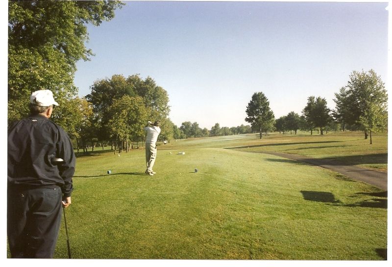 1998 TDL  Bader & Lindsay on 7th tee--par 5