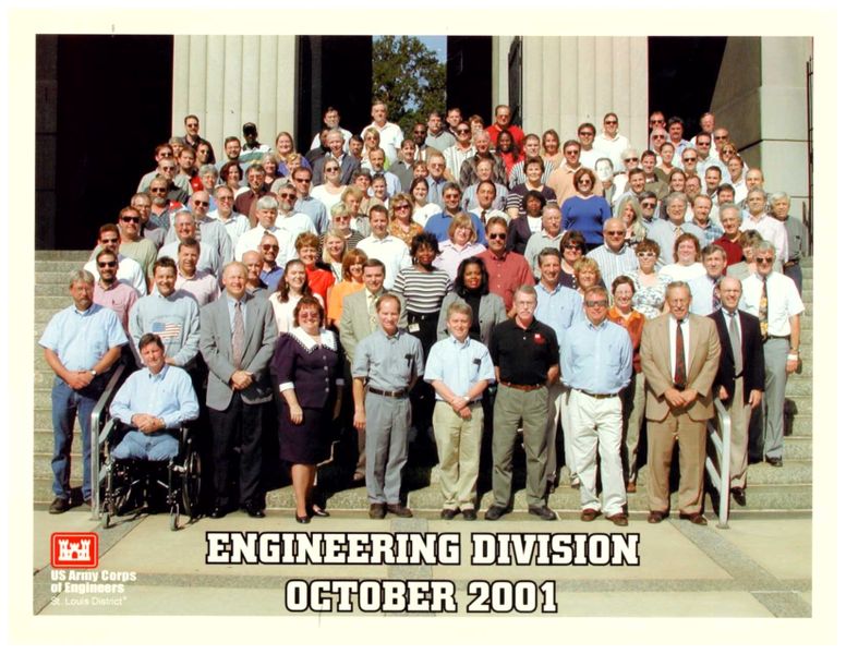 2001 Engr Div Photo