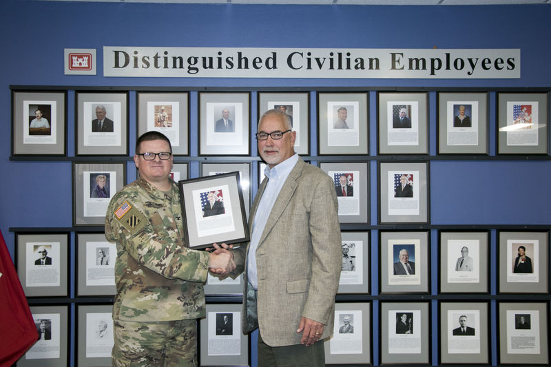 Col Sizemore and Dennis Fenske - Distinguished Civilian Employee Presentation - 16 Nov 18