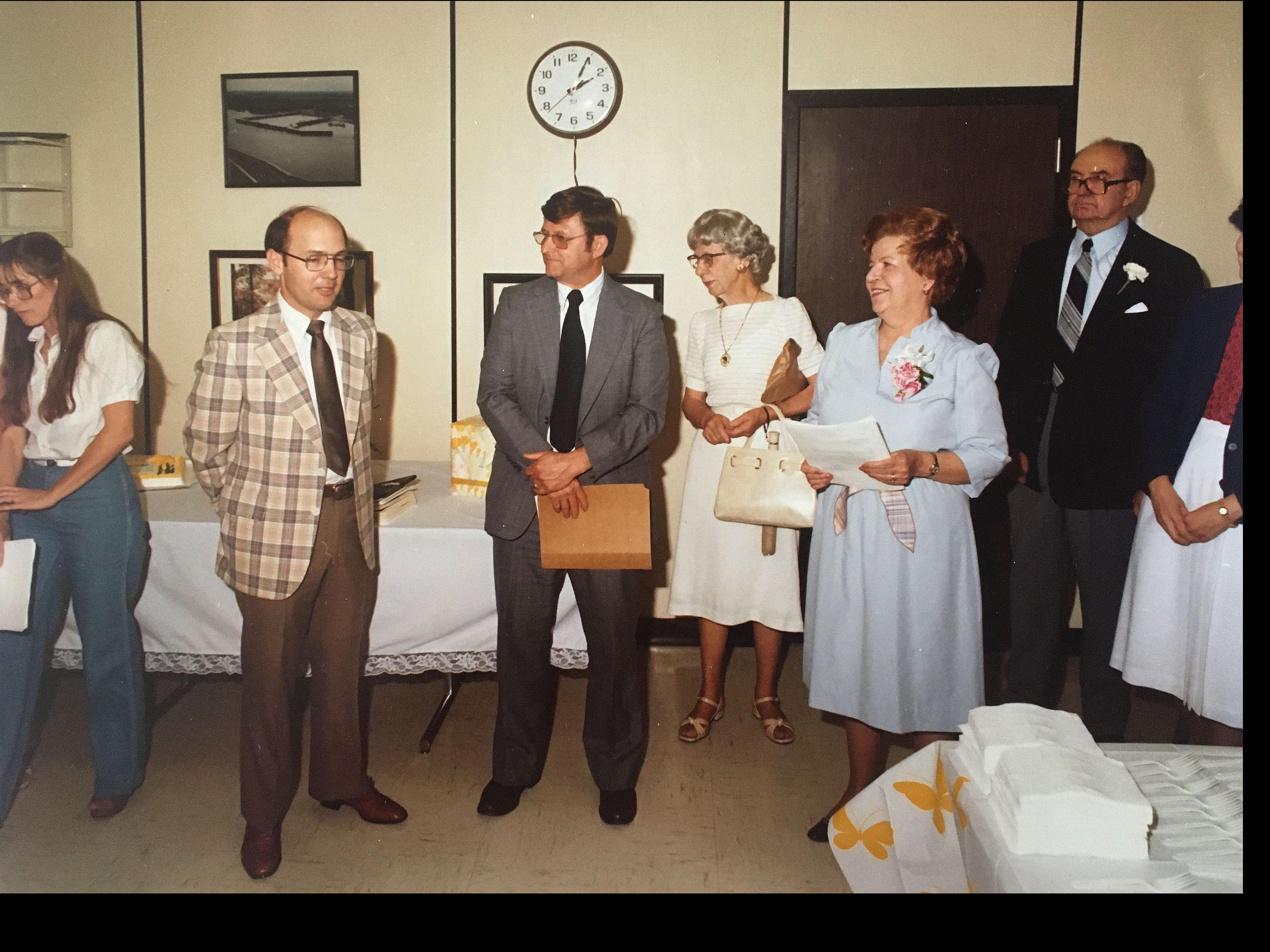 Carol Plambeck, Bob Hughey, Ed Middleton, Edna Jacobs, Sue Falk and Family