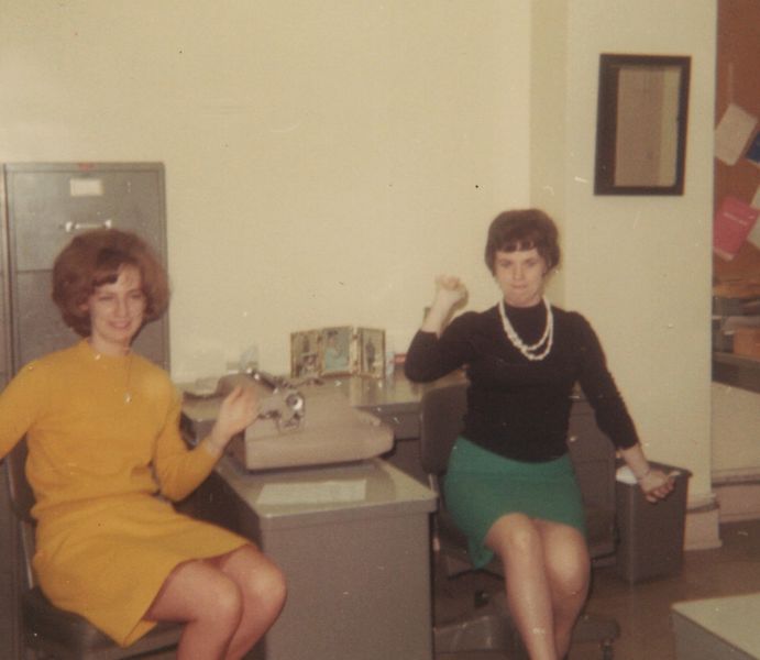 29-Linda Wichlan and Janet Hemme-1968