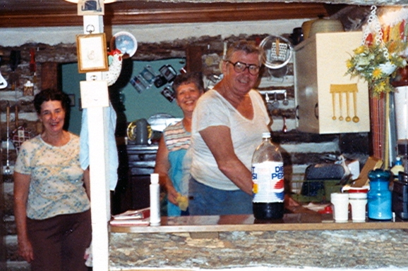 Naomi Twist, Paul & Geraldine Wahl in the cabin